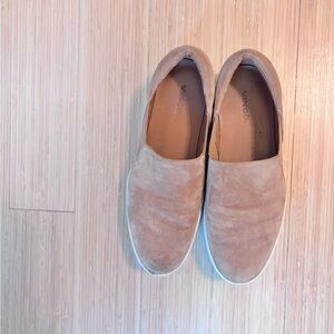 Vince Warren 40mm Platform Sneaker
Size: 8B
Color: Light Brown